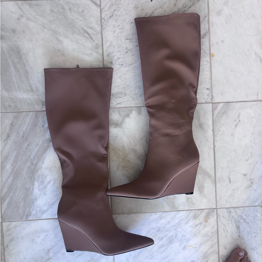 Azalea Wang Irwin tan nubuck chic wedge boot